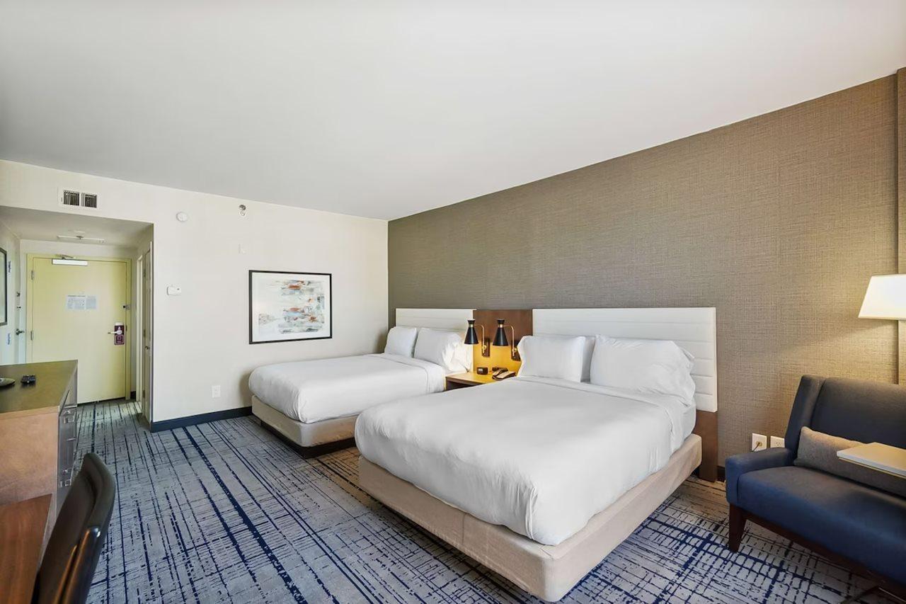 Hotel Doubletree By Hilton South Charlotte Tyvola Exterior foto