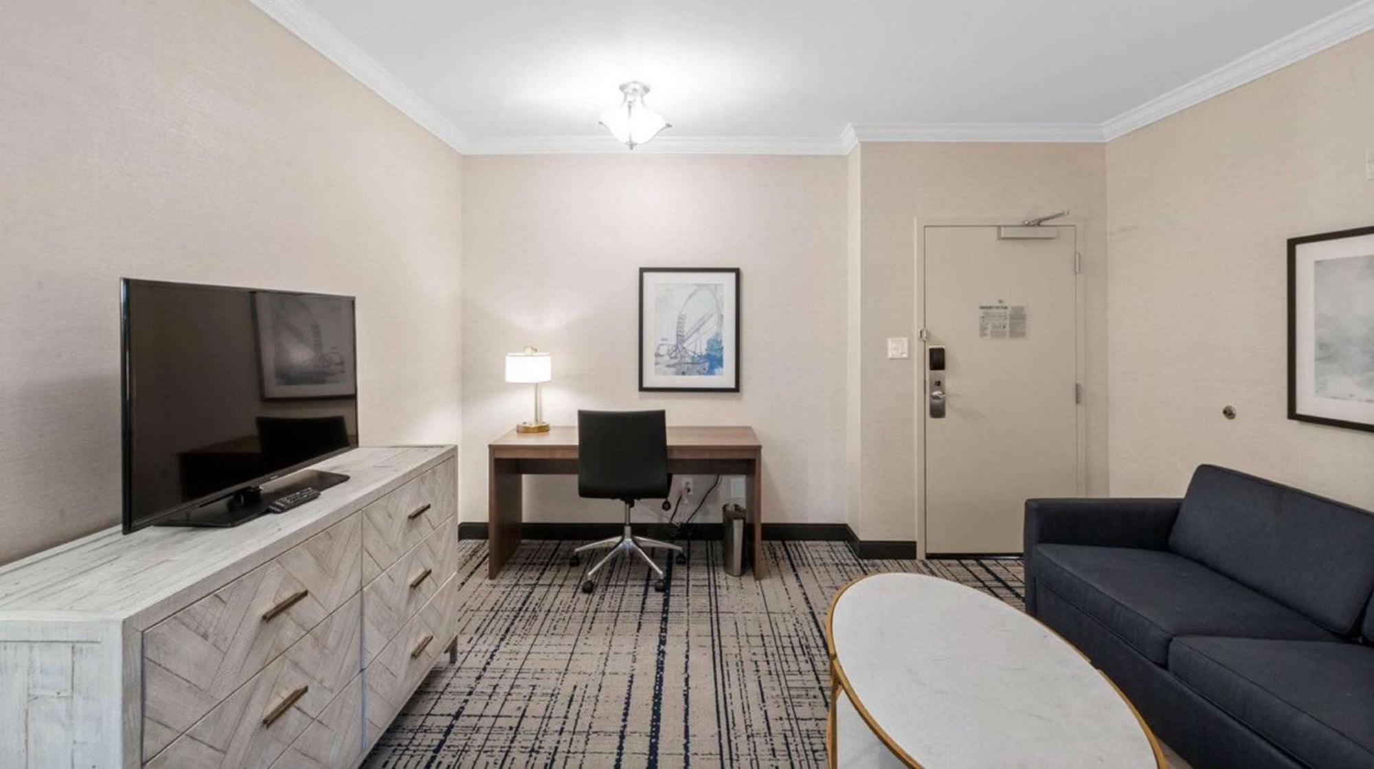 Hotel Doubletree By Hilton South Charlotte Tyvola Exterior foto