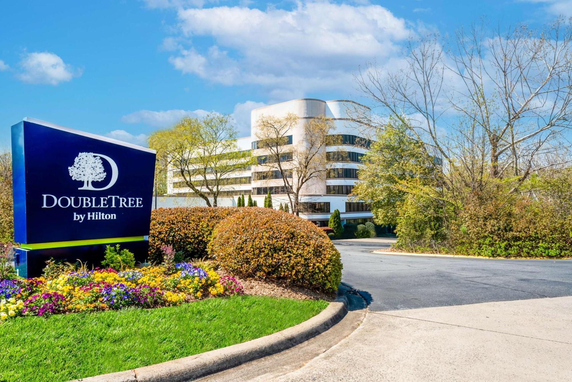 Hotel Doubletree By Hilton South Charlotte Tyvola Exterior foto